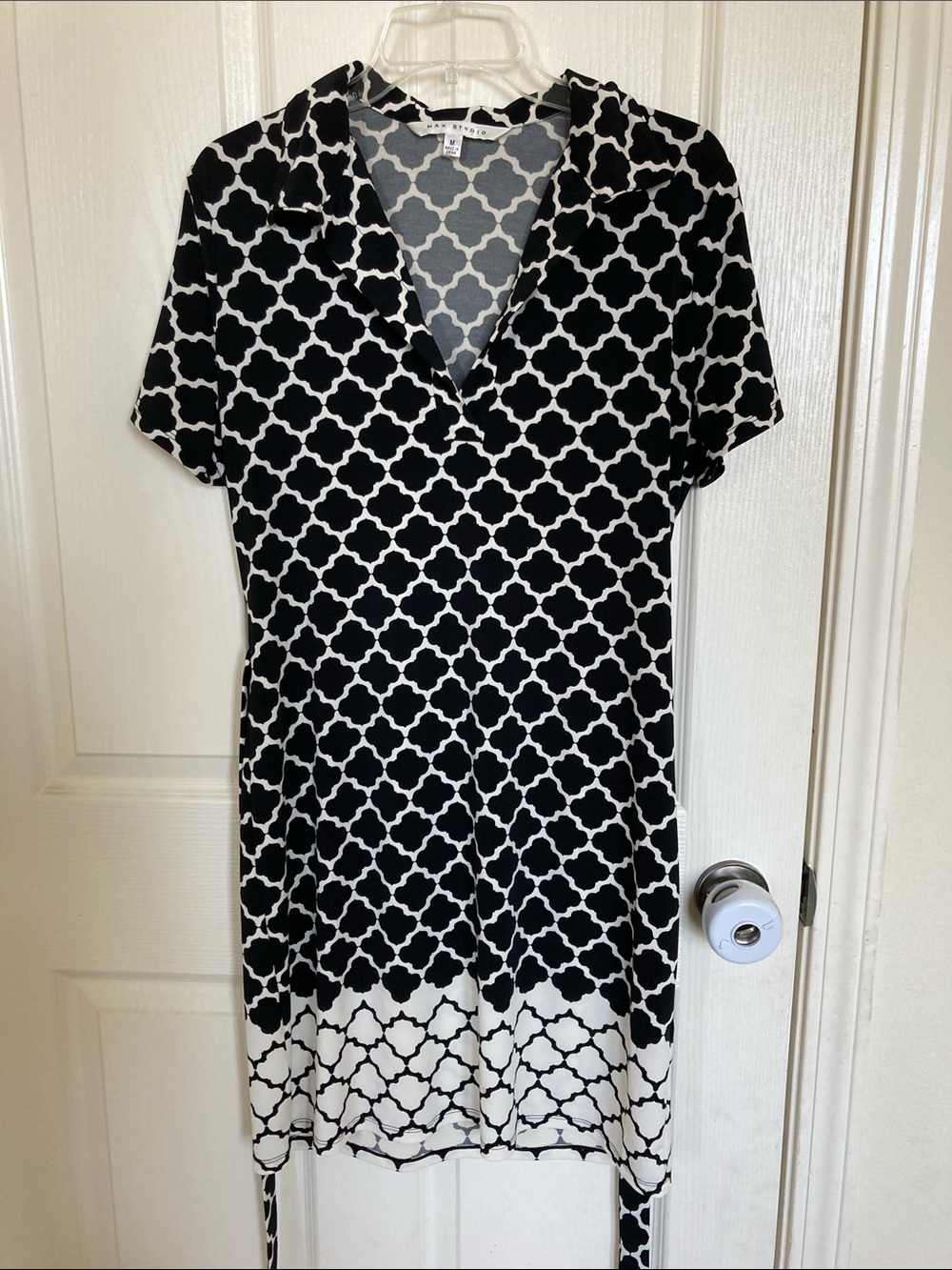 Max Studio Black and White Geometric Tunic Top